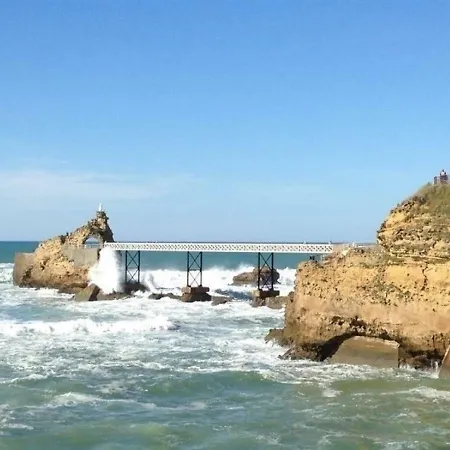 Claudenia : Des Vacances Au Calme A 2km Des Plages Et Du Centre Appartement Biarritz